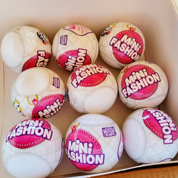 8 Never Opened Mini Fashion - Picture 2 of 9